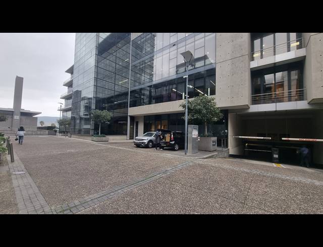 5,141M² OFFICE TO LET IN WOODSTOCK